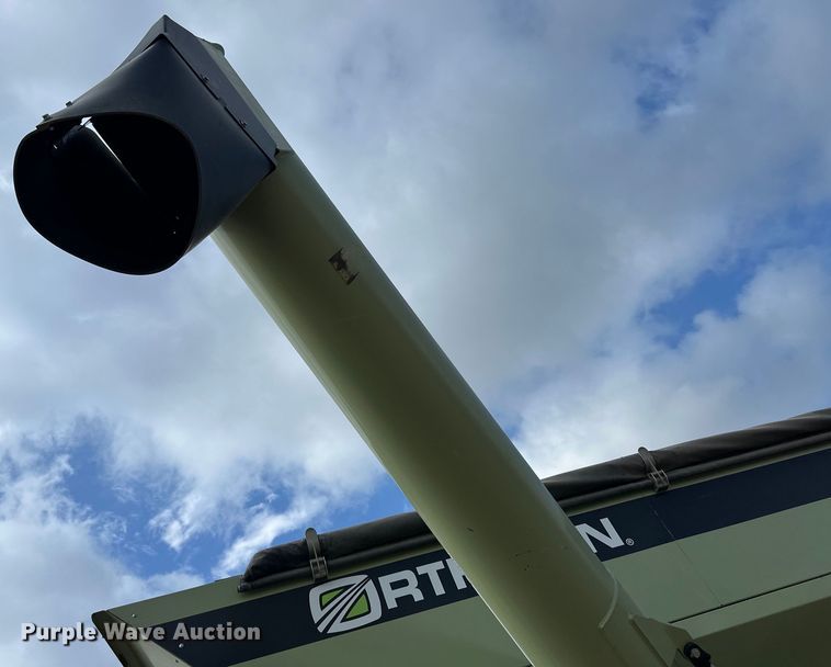 image for item OI9497 2016 Orthman 1010 grain cart