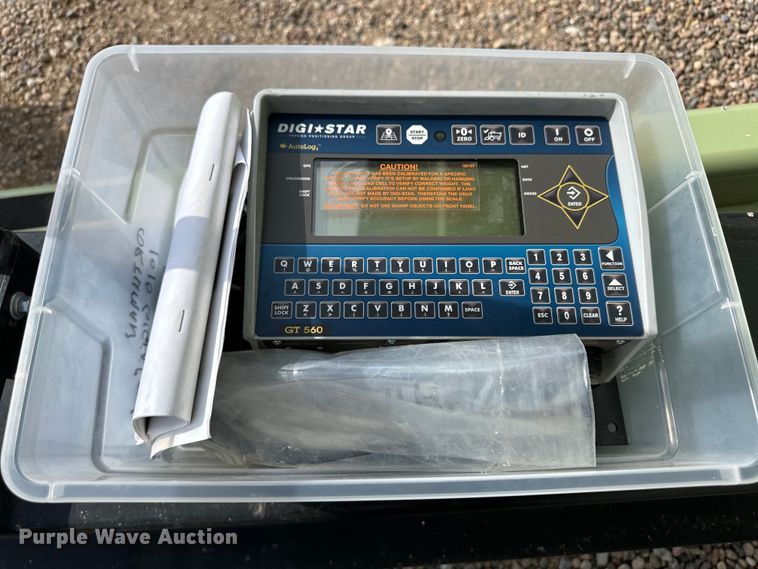 image for item OI9497 2016 Orthman 1010 grain cart