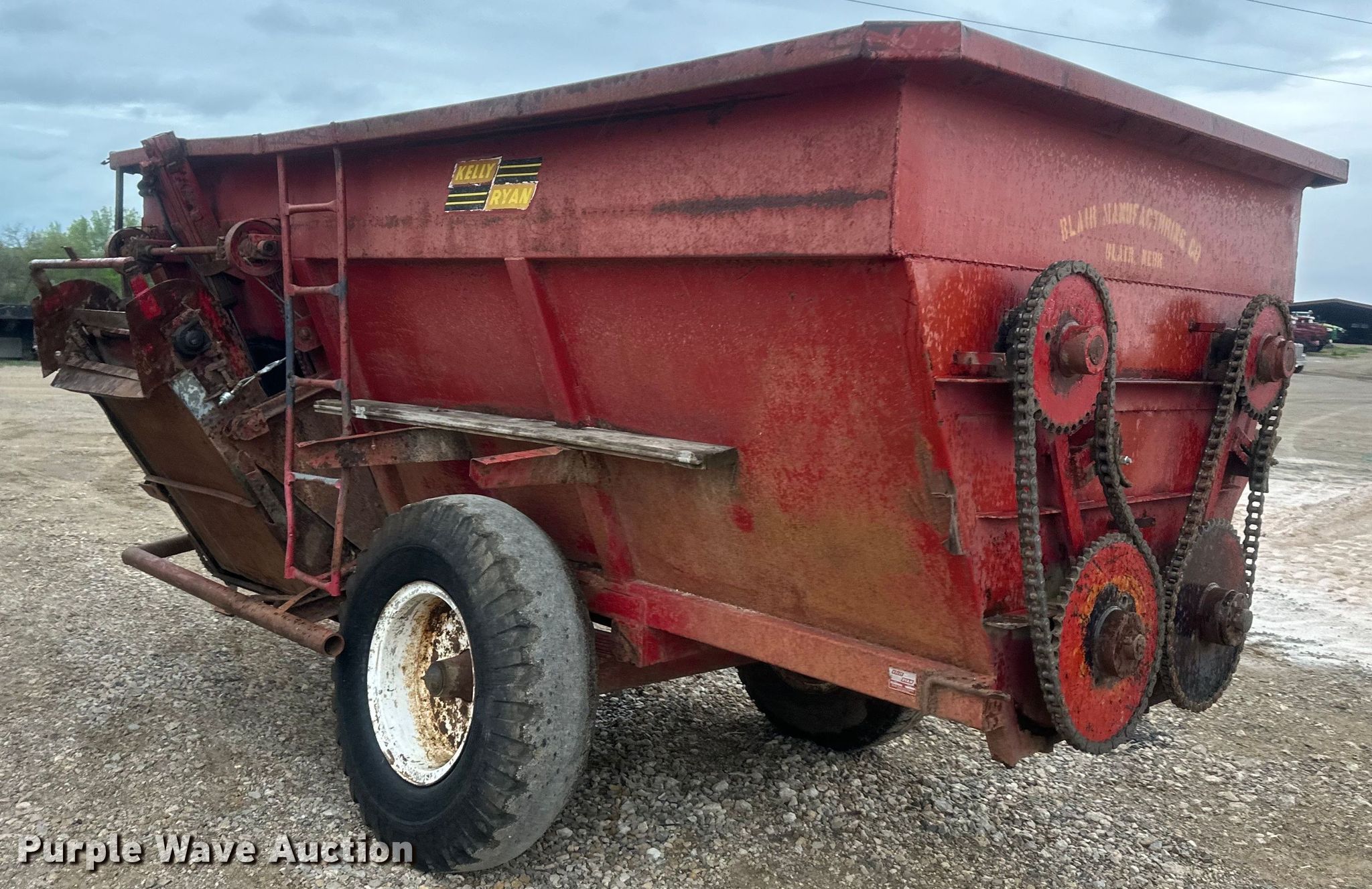 Kelly Ryan feed grinder/mixer in McLouth, KS Item NT9164 for sale
