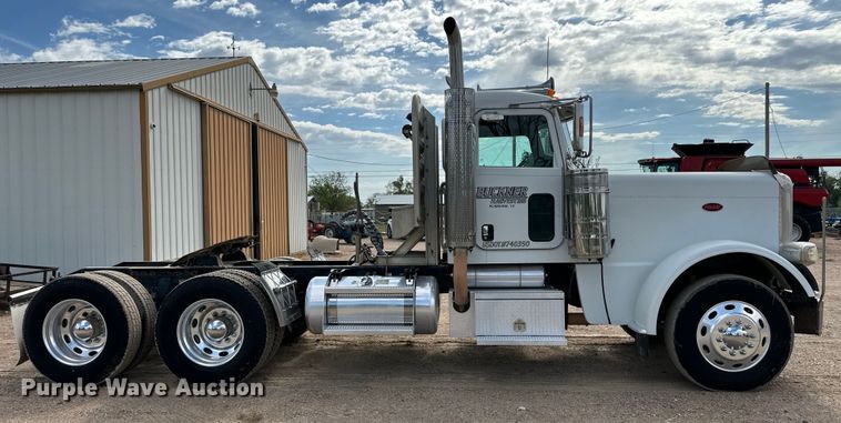 image for item DG4403 2008 Peterbilt  389 semi truck