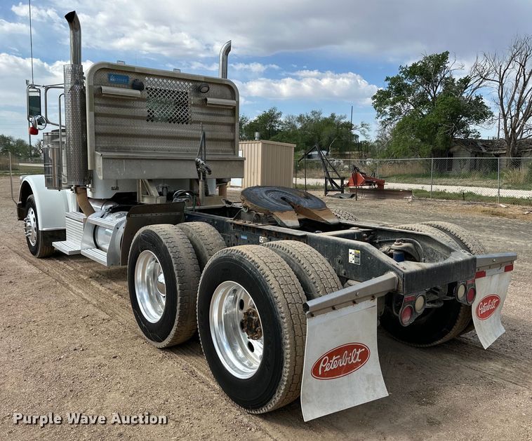 image for item DG4403 2008 Peterbilt  389 semi truck