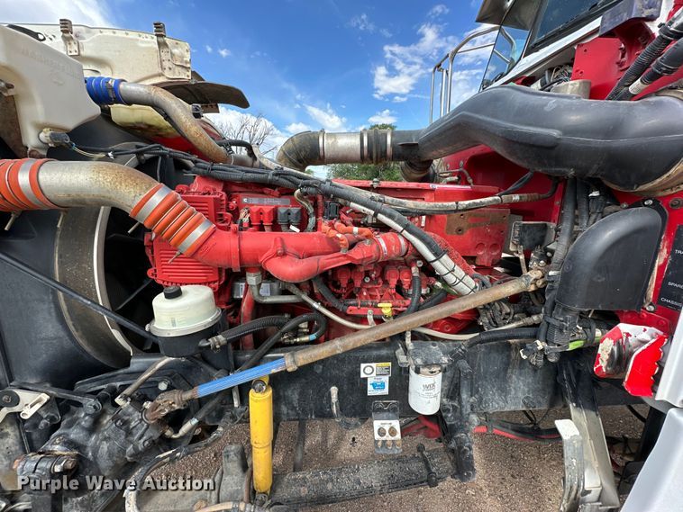 image for item DG4403 2008 Peterbilt  389 semi truck