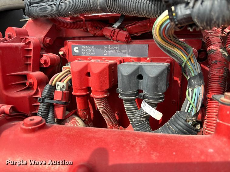 image for item DG4403 2008 Peterbilt  389 semi truck