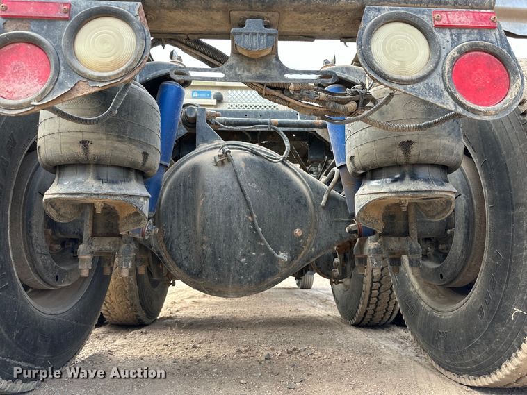 image for item DG4403 2008 Peterbilt  389 semi truck