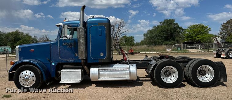 image for item DG4404 1990 Peterbilt 378 semi truck