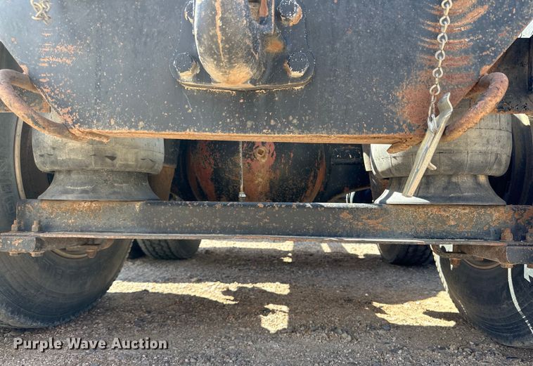 image for item DG4404 1990 Peterbilt 378 semi truck