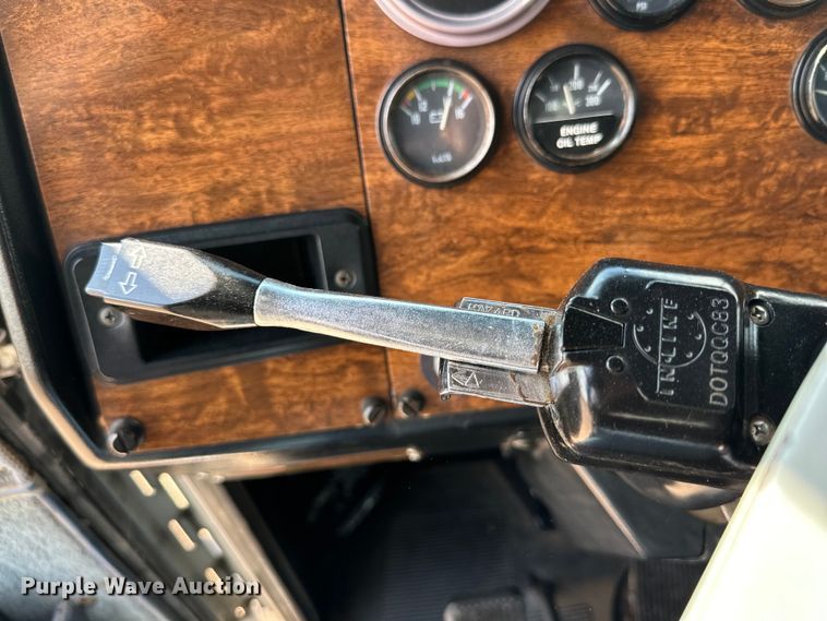 image for item DG4404 1990 Peterbilt 378 semi truck