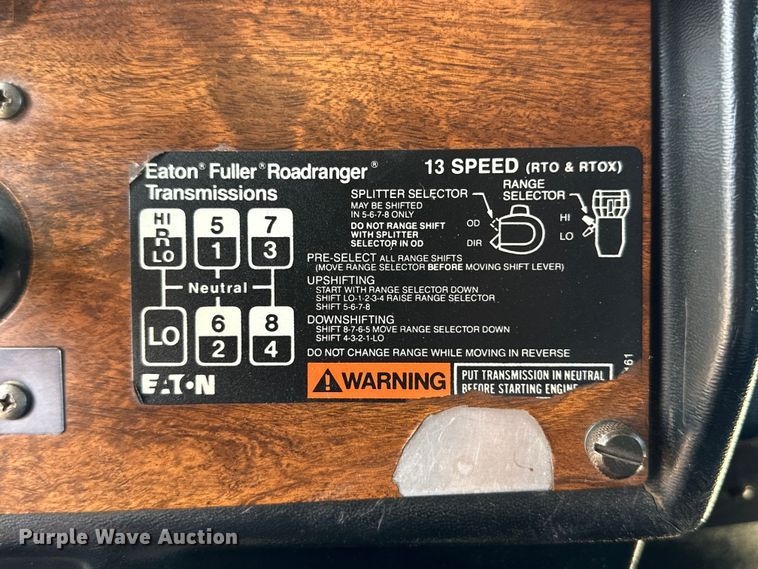 image for item DG4404 1990 Peterbilt 378 semi truck