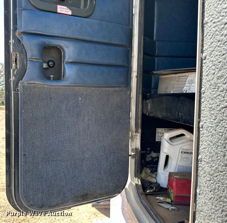 image for item DG4404 1990 Peterbilt 378 semi truck