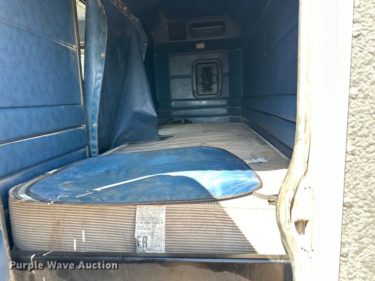 image for item DG4404 1990 Peterbilt 378 semi truck