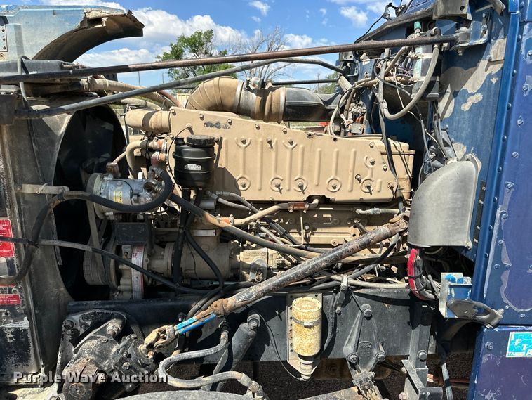 image for item DG4404 1990 Peterbilt 378 semi truck