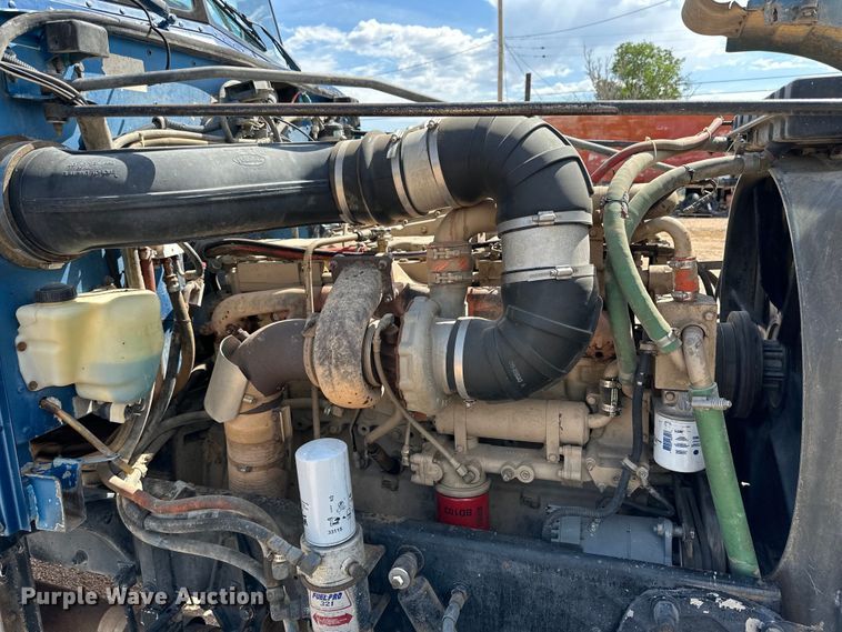 image for item DG4404 1990 Peterbilt 378 semi truck