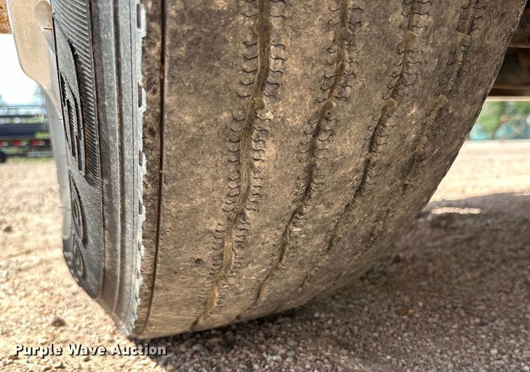 image for item DG4404 1990 Peterbilt 378 semi truck