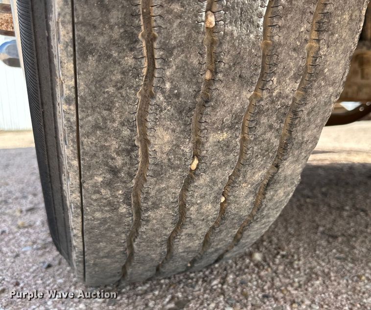 image for item DG4404 1990 Peterbilt 378 semi truck