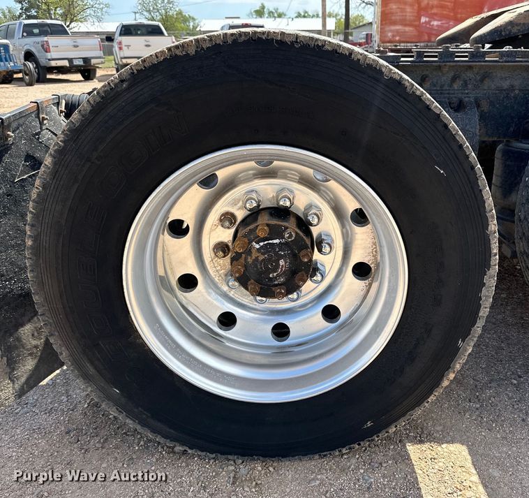 image for item DG4404 1990 Peterbilt 378 semi truck