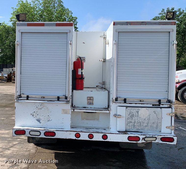 image for item DM7842 2013 Peterbilt 348 fuel truck