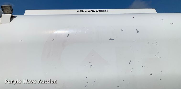 image for item DM7842 2013 Peterbilt 348 fuel truck