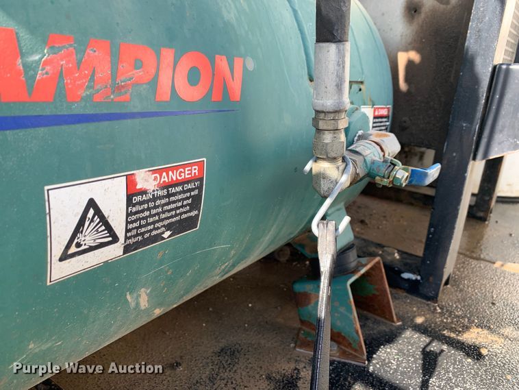 image for item DM7842 2013 Peterbilt 348 fuel truck