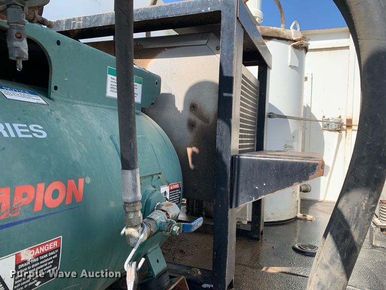 image for item DM7842 2013 Peterbilt 348 fuel truck