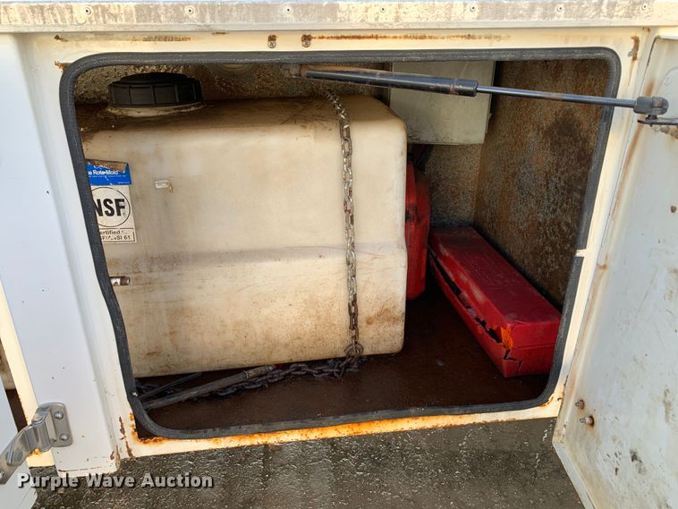 image for item DM7842 2013 Peterbilt 348 fuel truck