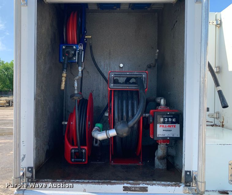 image for item DM7842 2013 Peterbilt 348 fuel truck