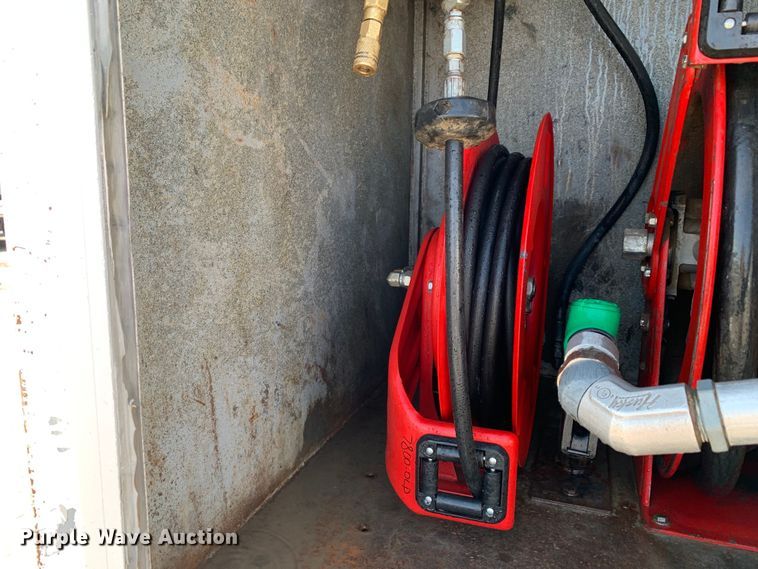 image for item DM7842 2013 Peterbilt 348 fuel truck