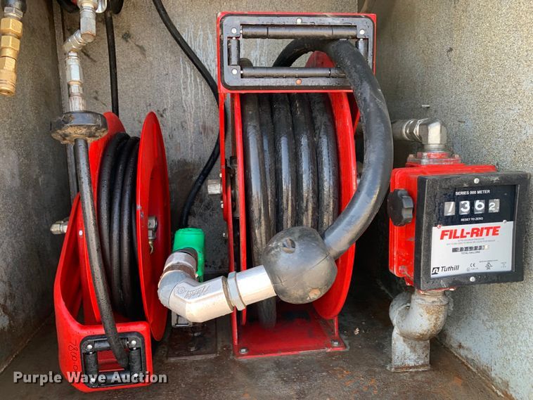 image for item DM7842 2013 Peterbilt 348 fuel truck