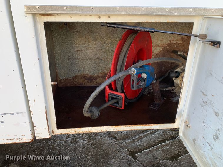 image for item DM7842 2013 Peterbilt 348 fuel truck