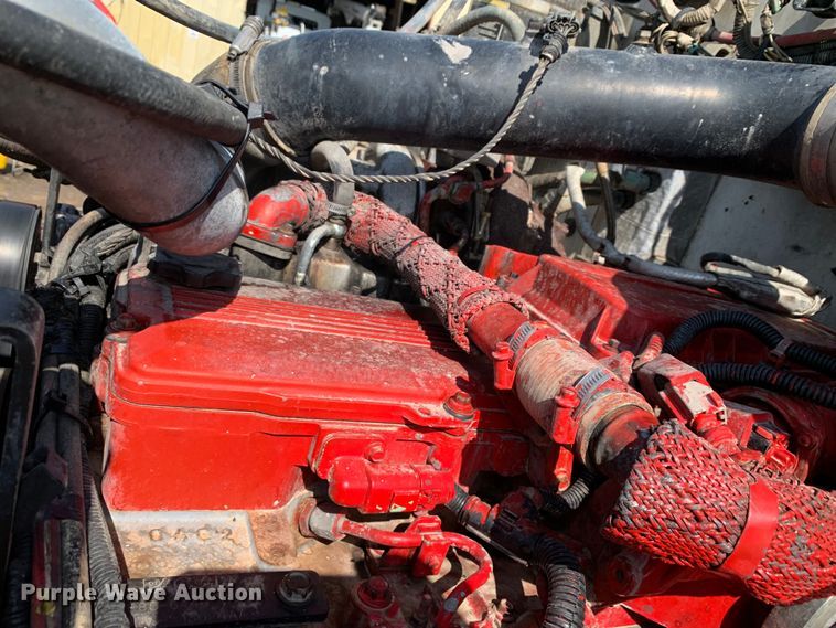 image for item DM7842 2013 Peterbilt 348 fuel truck