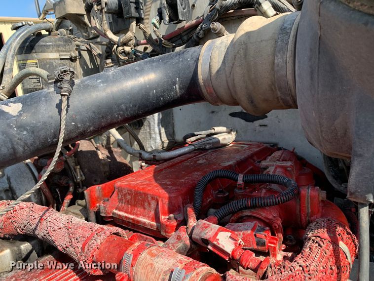 image for item DM7842 2013 Peterbilt 348 fuel truck