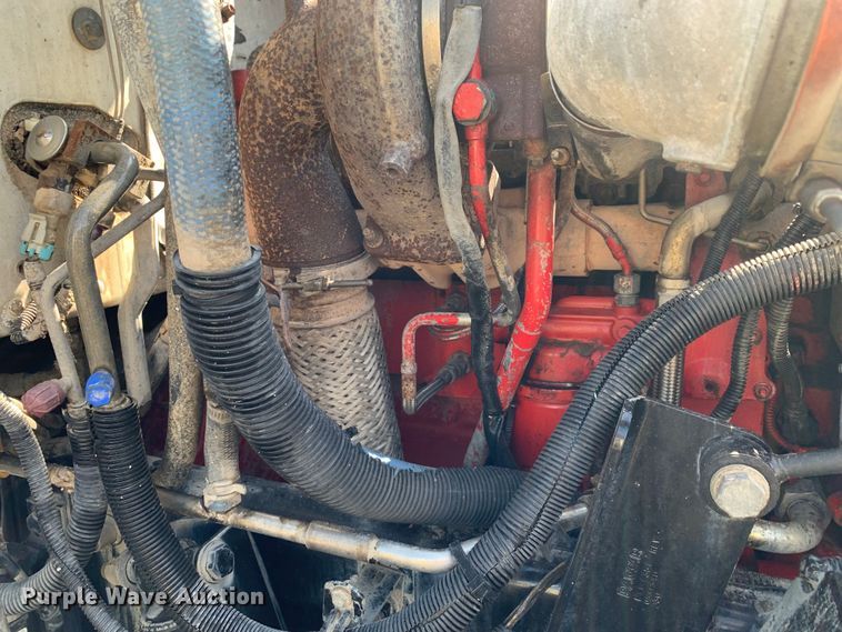 image for item DM7842 2013 Peterbilt 348 fuel truck