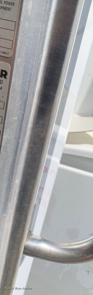 image for item DM7842 2013 Peterbilt 348 fuel truck