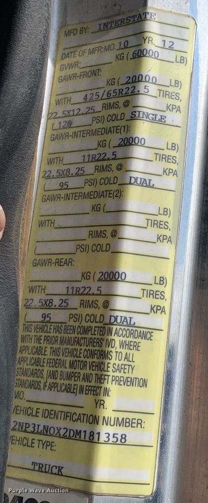 image for item DM7842 2013 Peterbilt 348 fuel truck