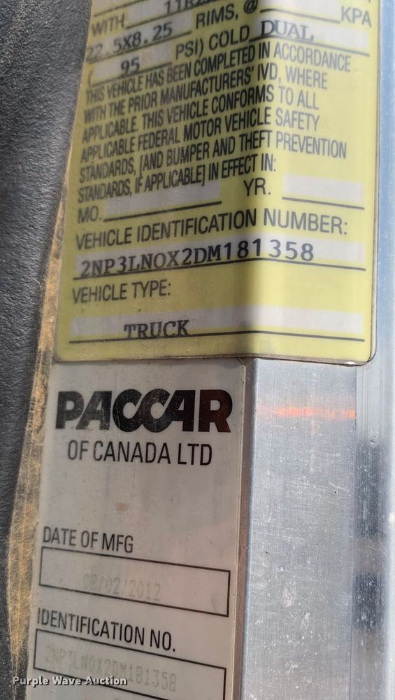 image for item DM7842 2013 Peterbilt 348 fuel truck