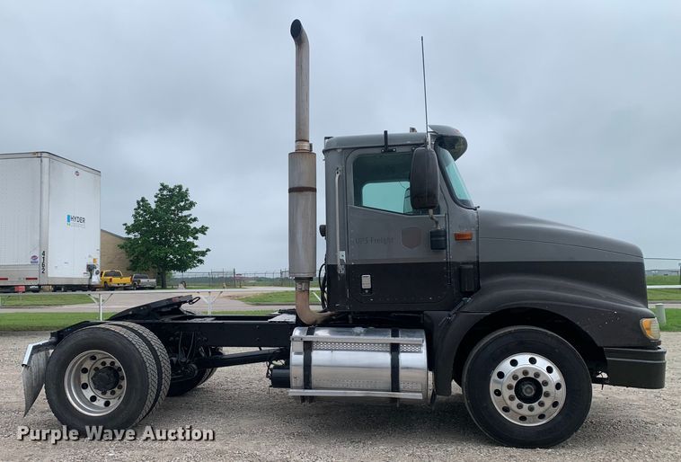 image for item DM7847 2005 International 9200i semi truck