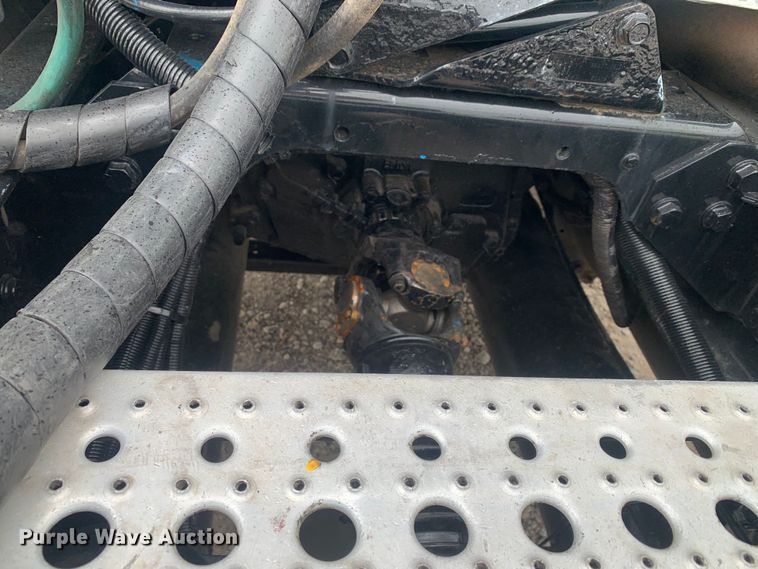 image for item DM7847 2005 International 9200i semi truck