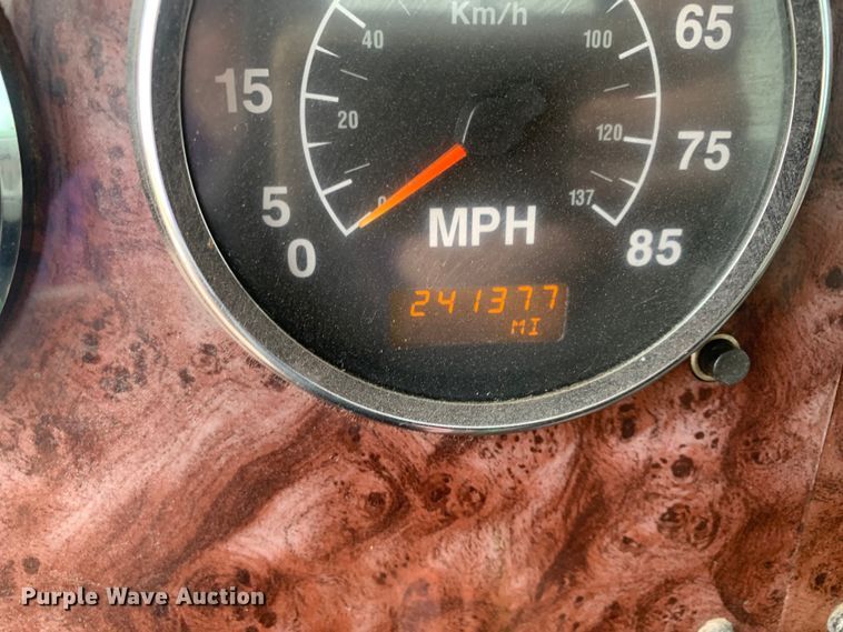 image for item DM7847 2005 International 9200i semi truck