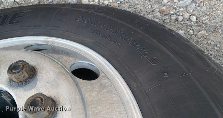 image for item DM7847 2005 International 9200i semi truck