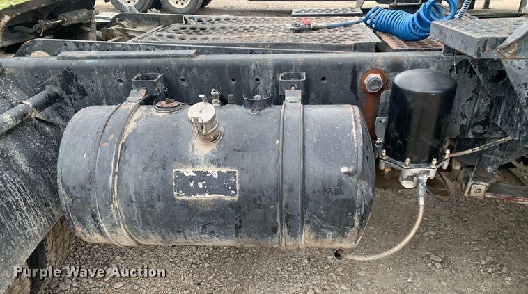 image for item DM7848 1993 Ottawa 30 yard truck