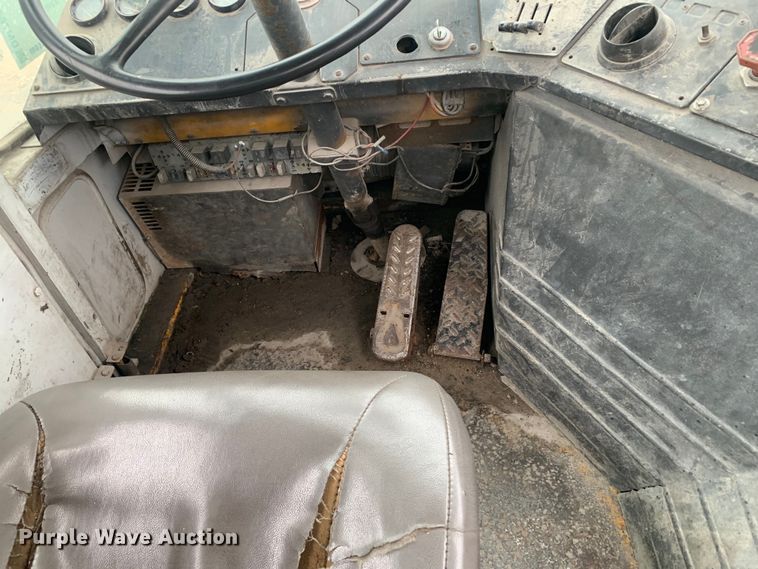 image for item DM7848 1993 Ottawa 30 yard truck