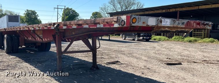 image for item DO1130 1990 Fruehauf  flatbed trailer