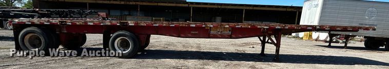 image for item DO1130 1990 Fruehauf  flatbed trailer