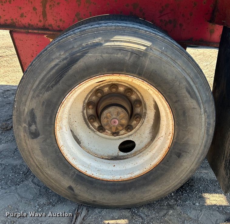 image for item DO1130 1990 Fruehauf  flatbed trailer