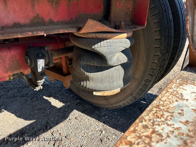 image for item DO1130 1990 Fruehauf  flatbed trailer