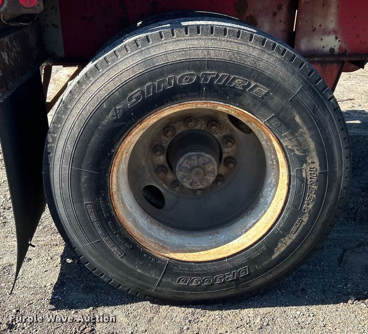 image for item DO1130 1990 Fruehauf  flatbed trailer