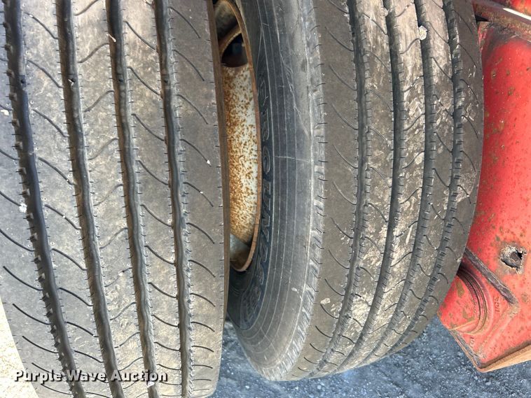 image for item DO1130 1990 Fruehauf  flatbed trailer