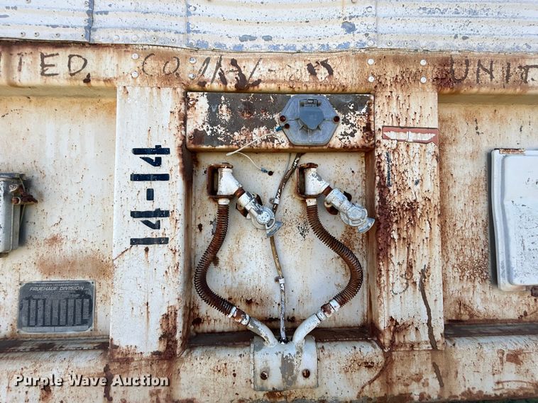 image for item DO1132 1969 Fruehauf  dry van trailer