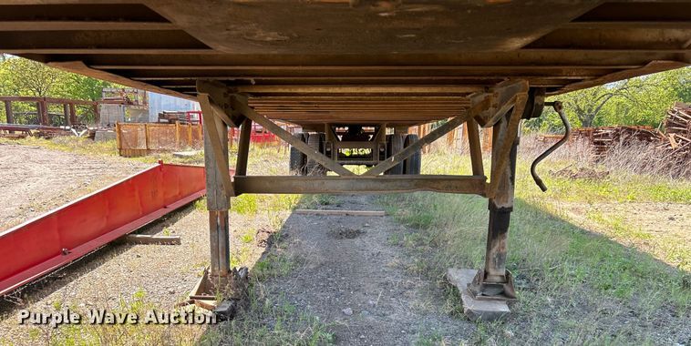 image for item DO1132 1969 Fruehauf  dry van trailer