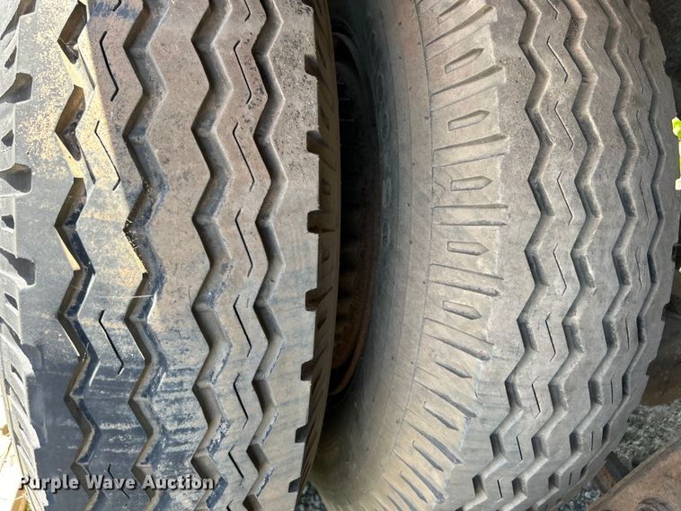 image for item DO1132 1969 Fruehauf  dry van trailer