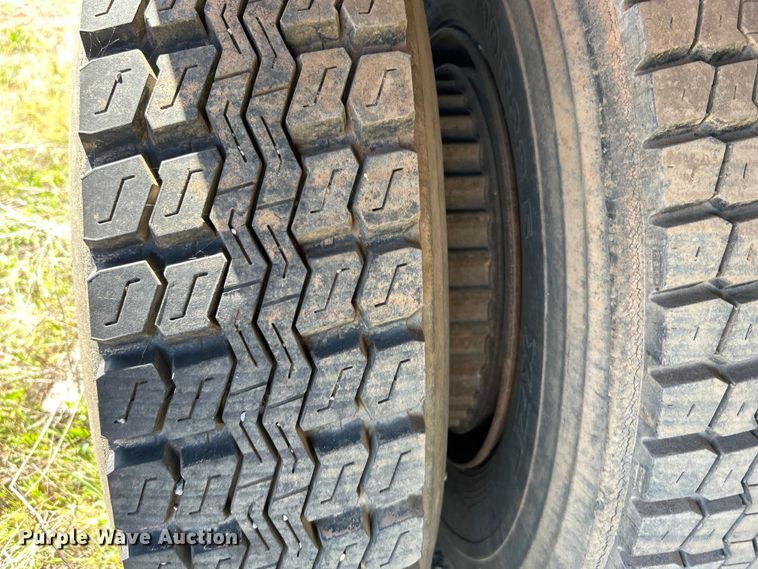 image for item DO1132 1969 Fruehauf  dry van trailer